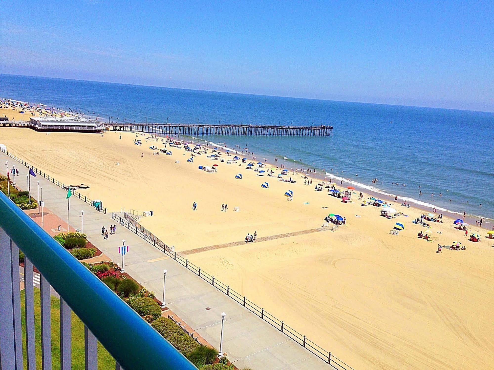Baymont By Wyndham Virginia Beach Oceanfront Exteriör bild